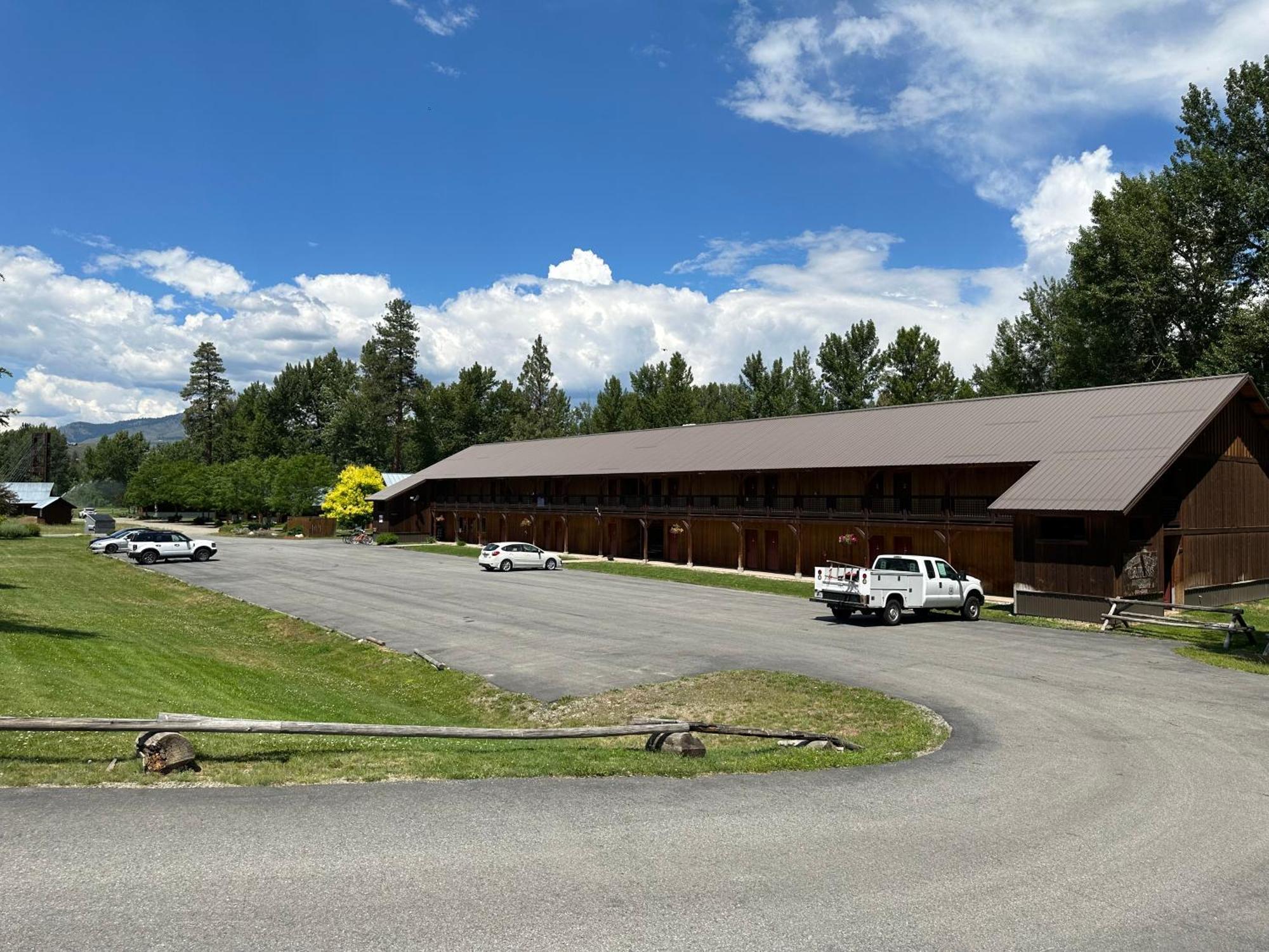 Methow River Lodge And Cabins Уинтроп Экстерьер фото