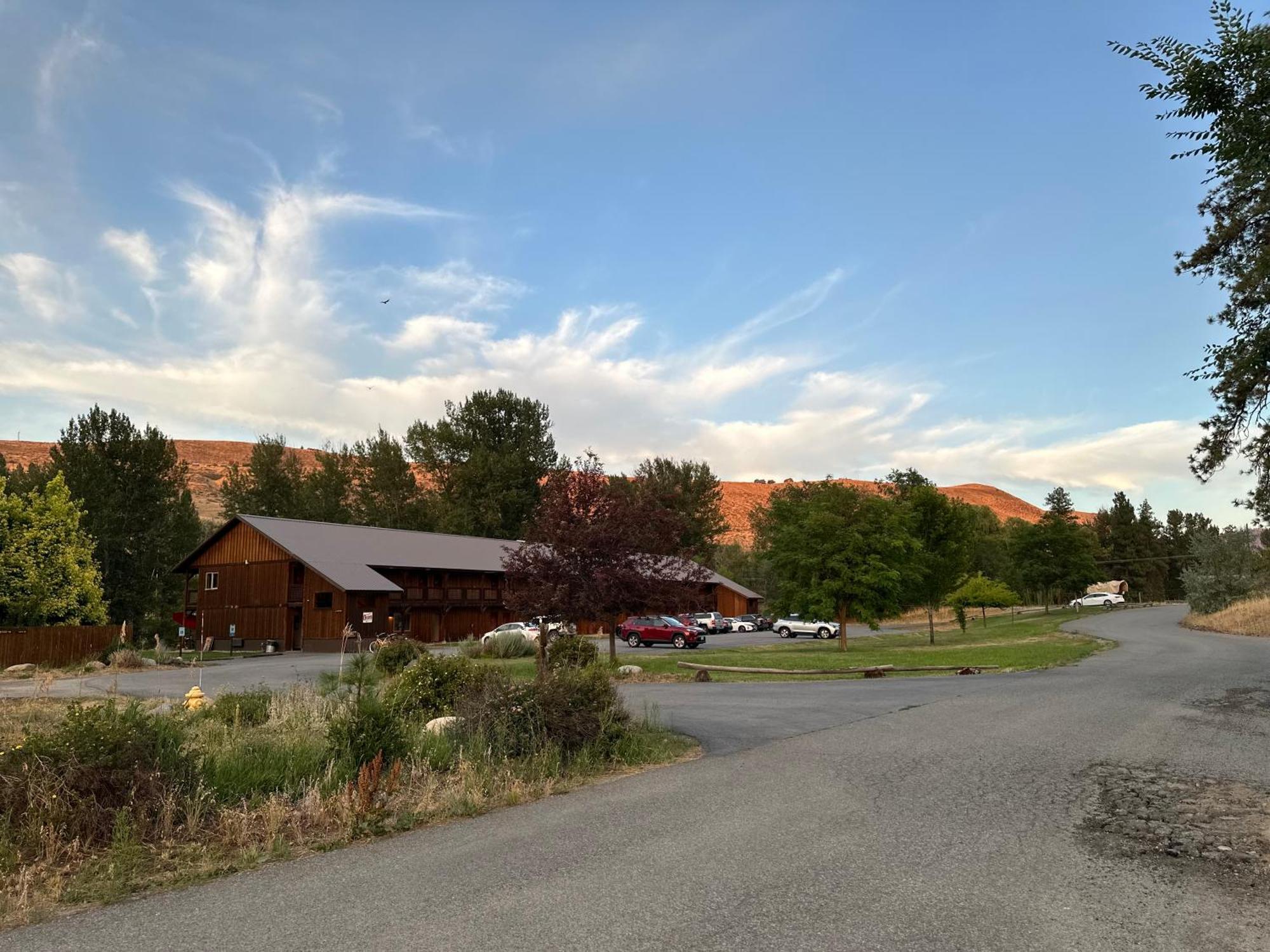 Methow River Lodge And Cabins Уинтроп Экстерьер фото