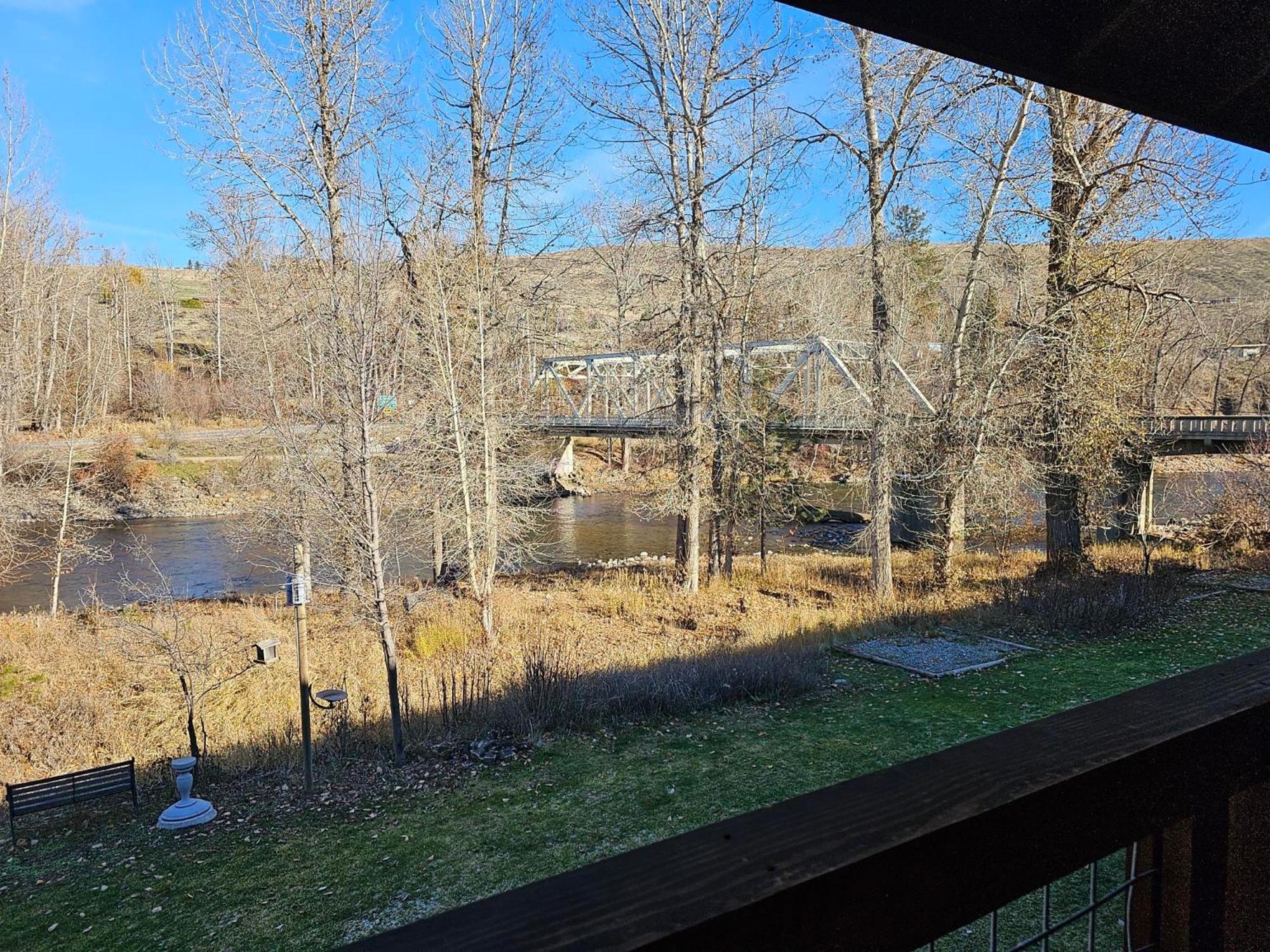 Methow River Lodge And Cabins Уинтроп Экстерьер фото