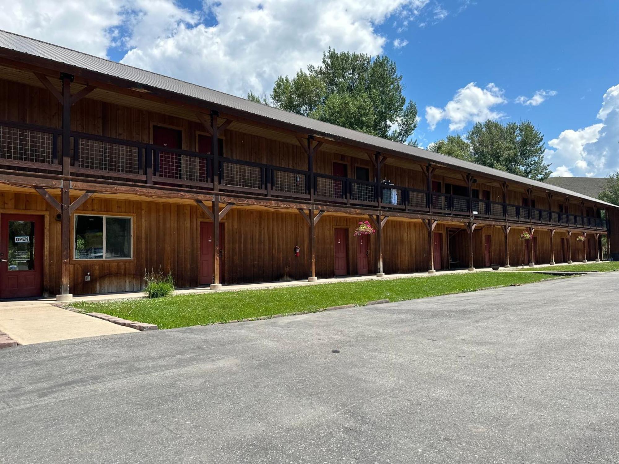 Methow River Lodge And Cabins Уинтроп Экстерьер фото