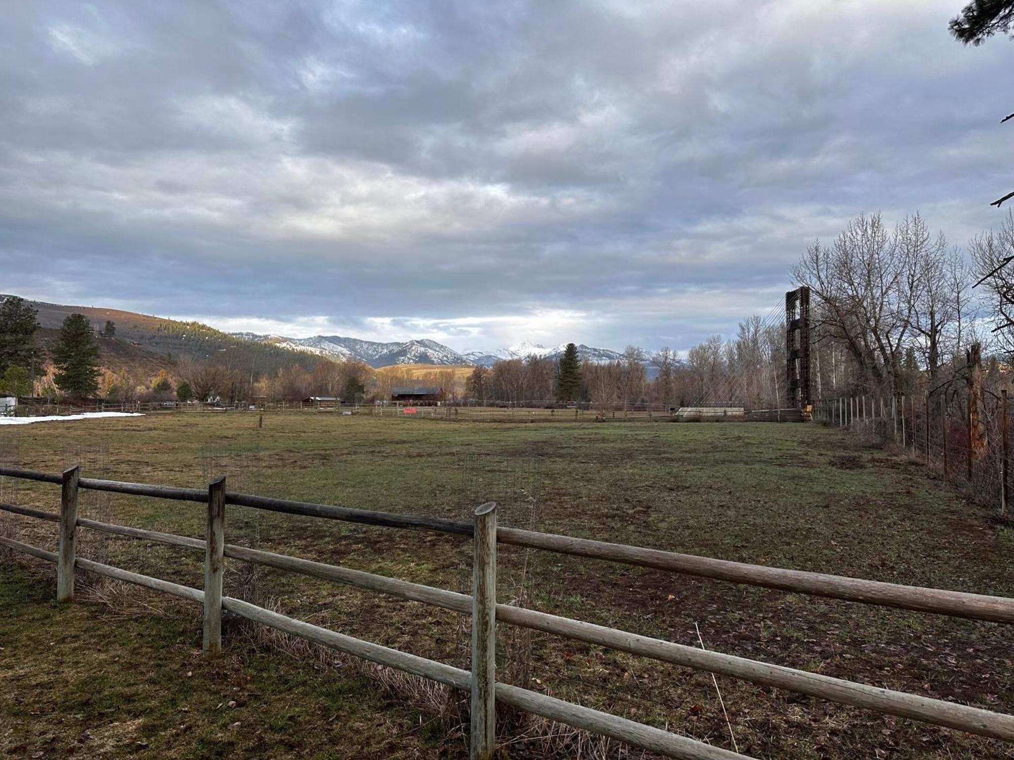 Methow River Lodge And Cabins Уинтроп Экстерьер фото