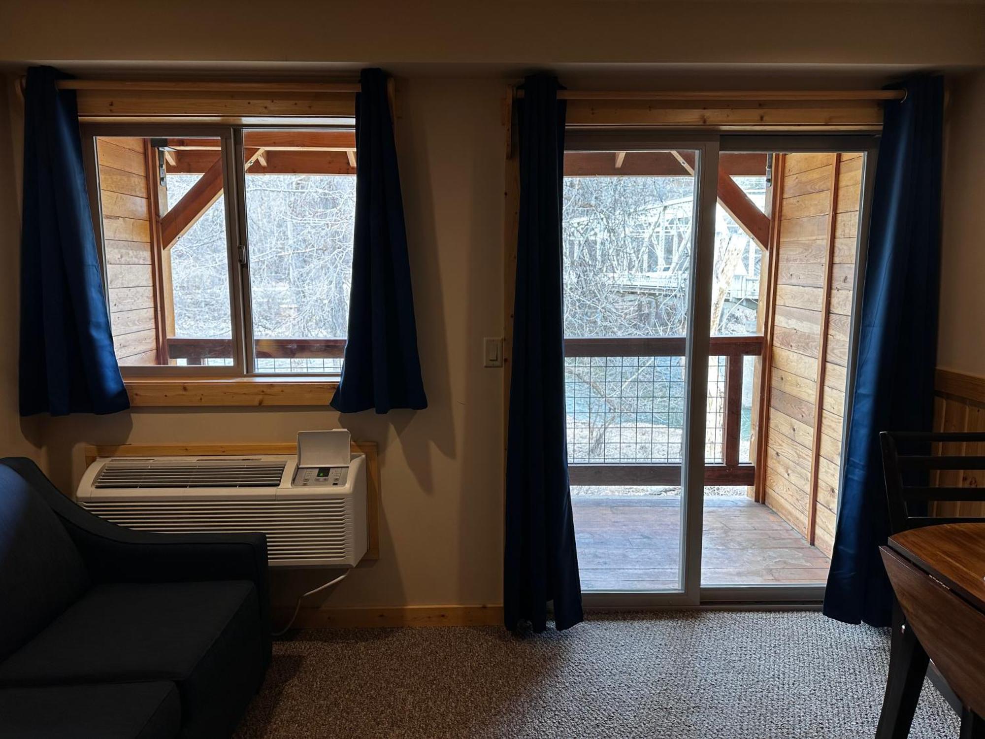 Methow River Lodge And Cabins Уинтроп Экстерьер фото