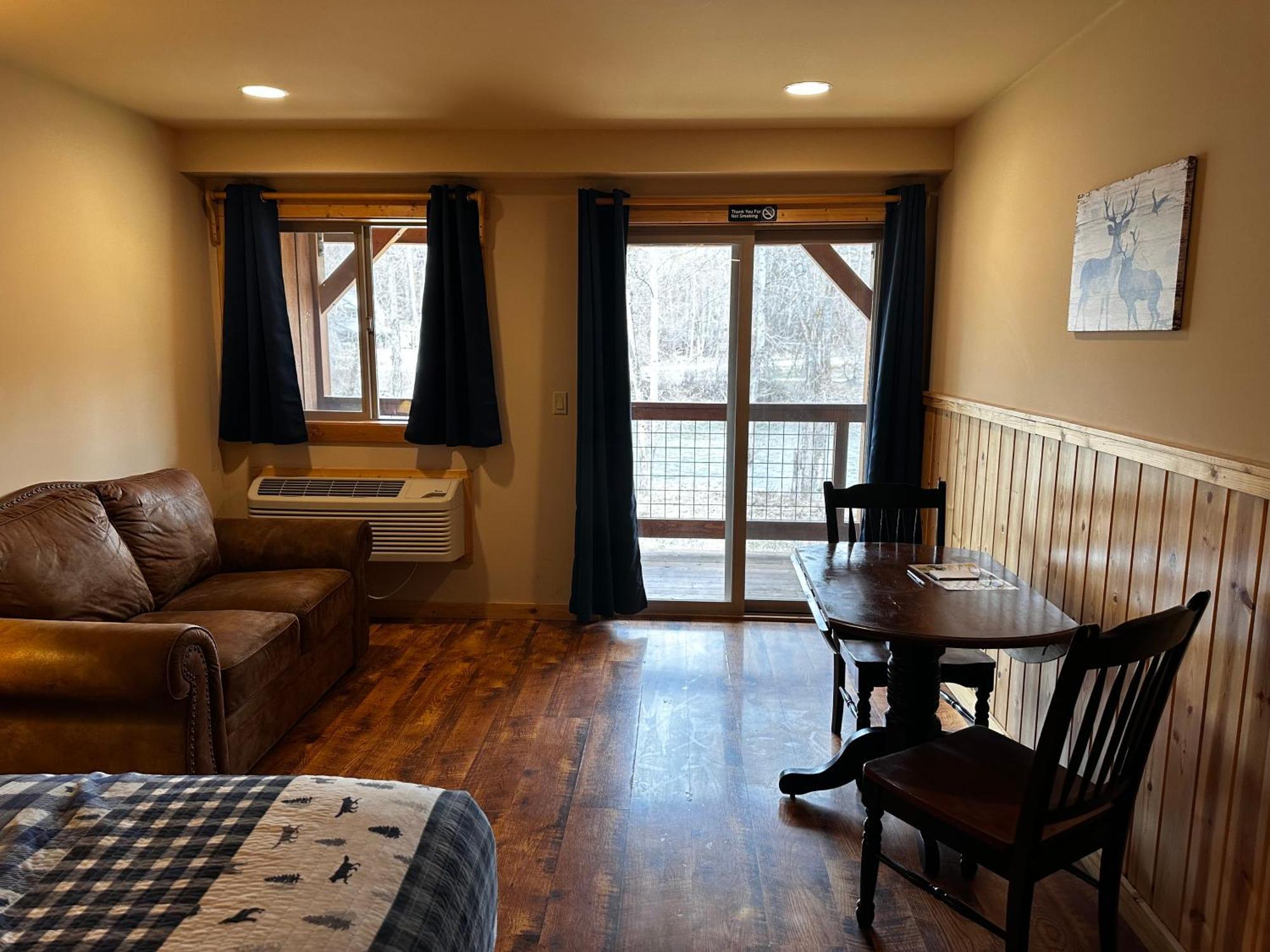 Methow River Lodge And Cabins Уинтроп Экстерьер фото
