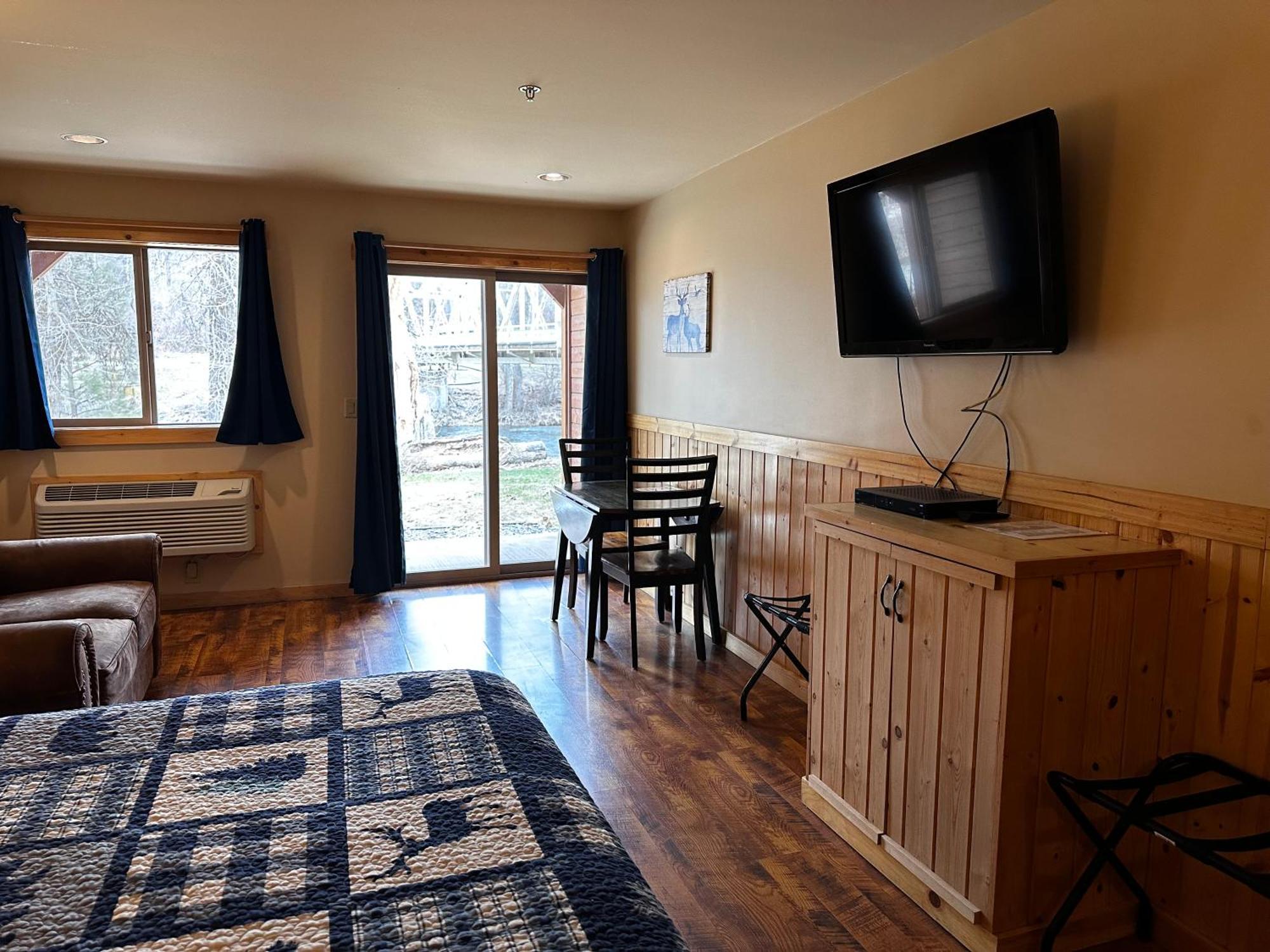 Methow River Lodge And Cabins Уинтроп Экстерьер фото