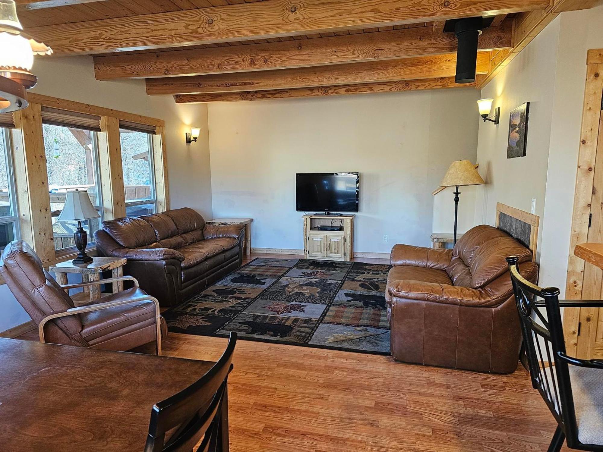Methow River Lodge And Cabins Уинтроп Экстерьер фото